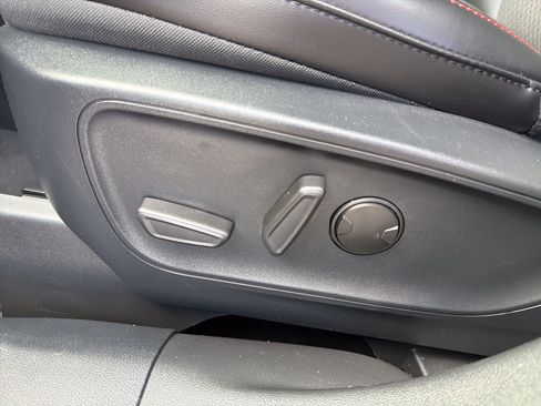Used 2024 Ford Escape ST-Line w/ Tech Pack #1 AWD/4WD image 11