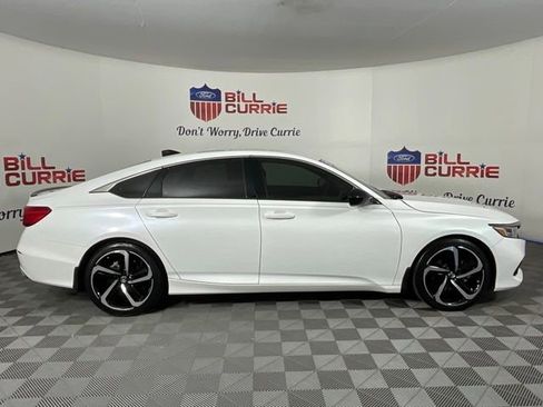 Used 2022 Honda Accord Sport image 2