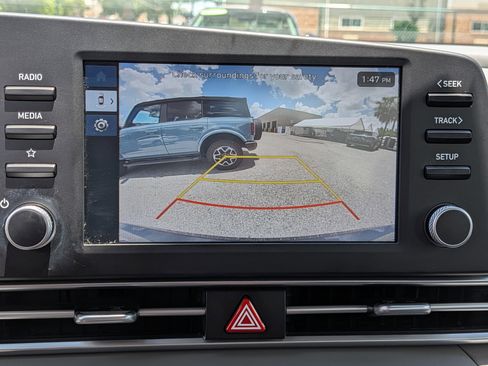 Used 2025 Hyundai Elantra SE FWD image 29