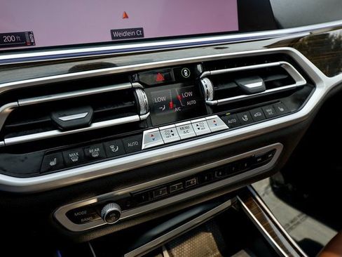 Used 2020 BMW X7 xDrive40i w/ Premium Package image 15