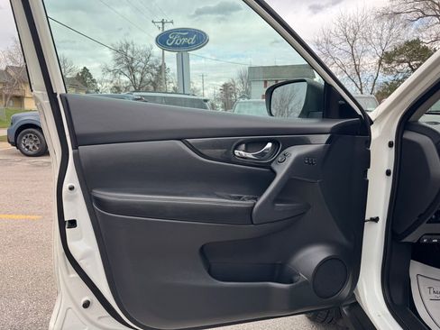 Used 2017 Nissan Rogue SL AWD/4WD image 15