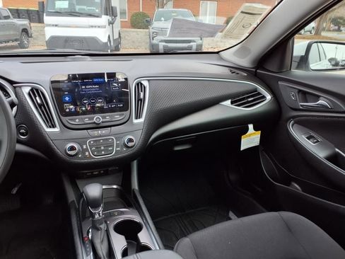 New 2024 Chevrolet Malibu LT image 13
