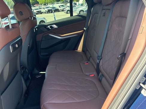 Used 2025 BMW X5 xDrive40i w/ M Sport Package AWD/4WD image 11