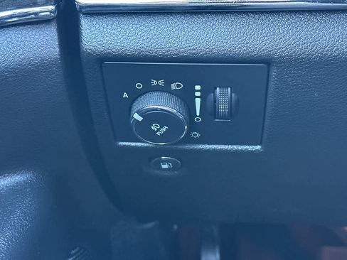 Used 2017 Jeep Grand Cherokee Overland image 31