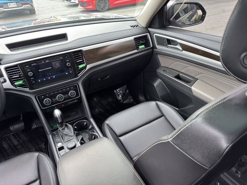 Used 2023 Volkswagen Atlas SE AWD/4WD image 32