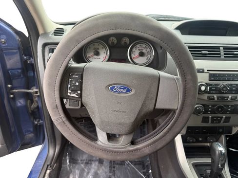 Used 2009 Ford Focus SE FWD image 11