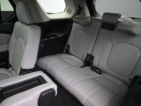 Certified 2024 Honda Pilot Touring image 15