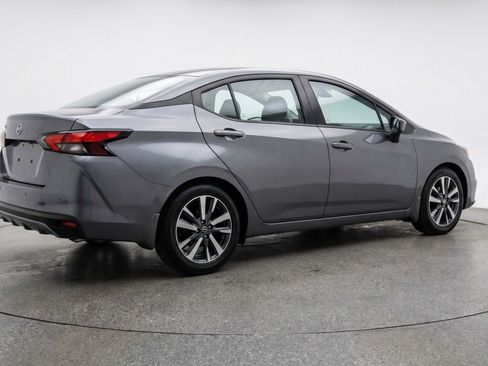 Used 2025 Nissan Versa SV image 9