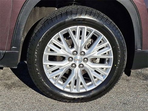 Used 2024 GMC Acadia Elevation image 8