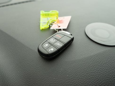 Used 2018 Jeep Grand Cherokee Limited w/ Trailer Tow Group IV image 28