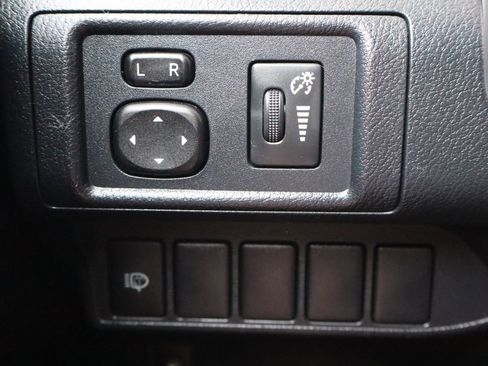 Used 2012 Lexus CT 200h Premium w/ Leather Pkg FWD image 29