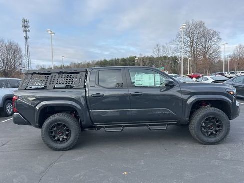 New 2026 Toyota Tacoma SR5 AWD/4WD image 4