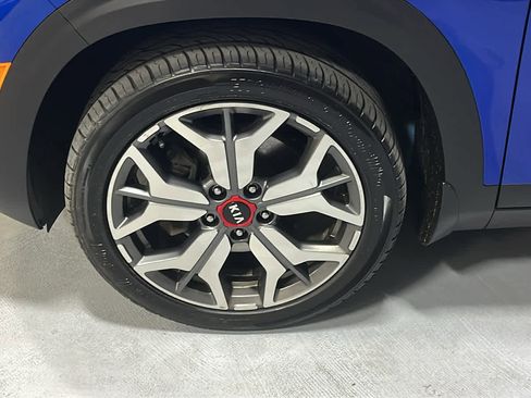 Used 2021 Kia Seltos SX w/ SX Sunroof Package AWD/4WD image 8