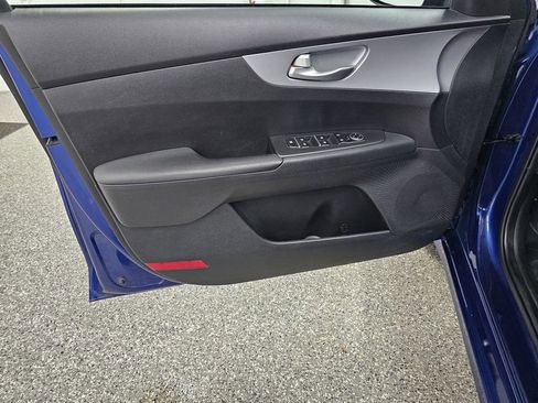 Used 2023 Kia Forte LXS w/ LXS Technology Package FWD image 12