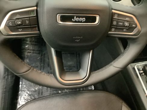 Used 2023 Jeep Compass Limited AWD/4WD image 14