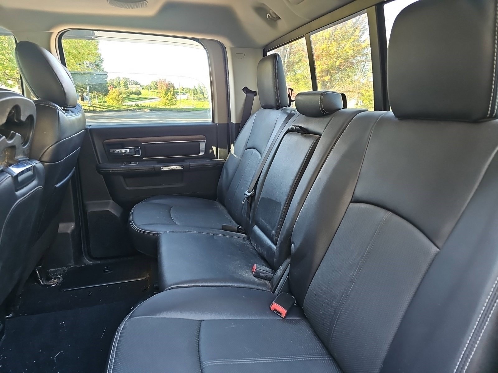 Used 2018 RAM 1500 Laramie w/ Convenience Group AWD/4WD image 17