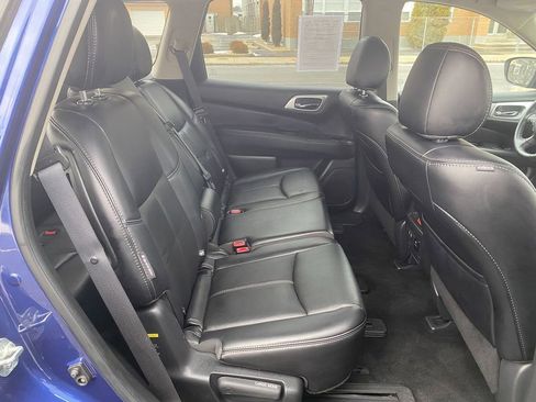 Used 2019 Nissan Pathfinder SL image 18