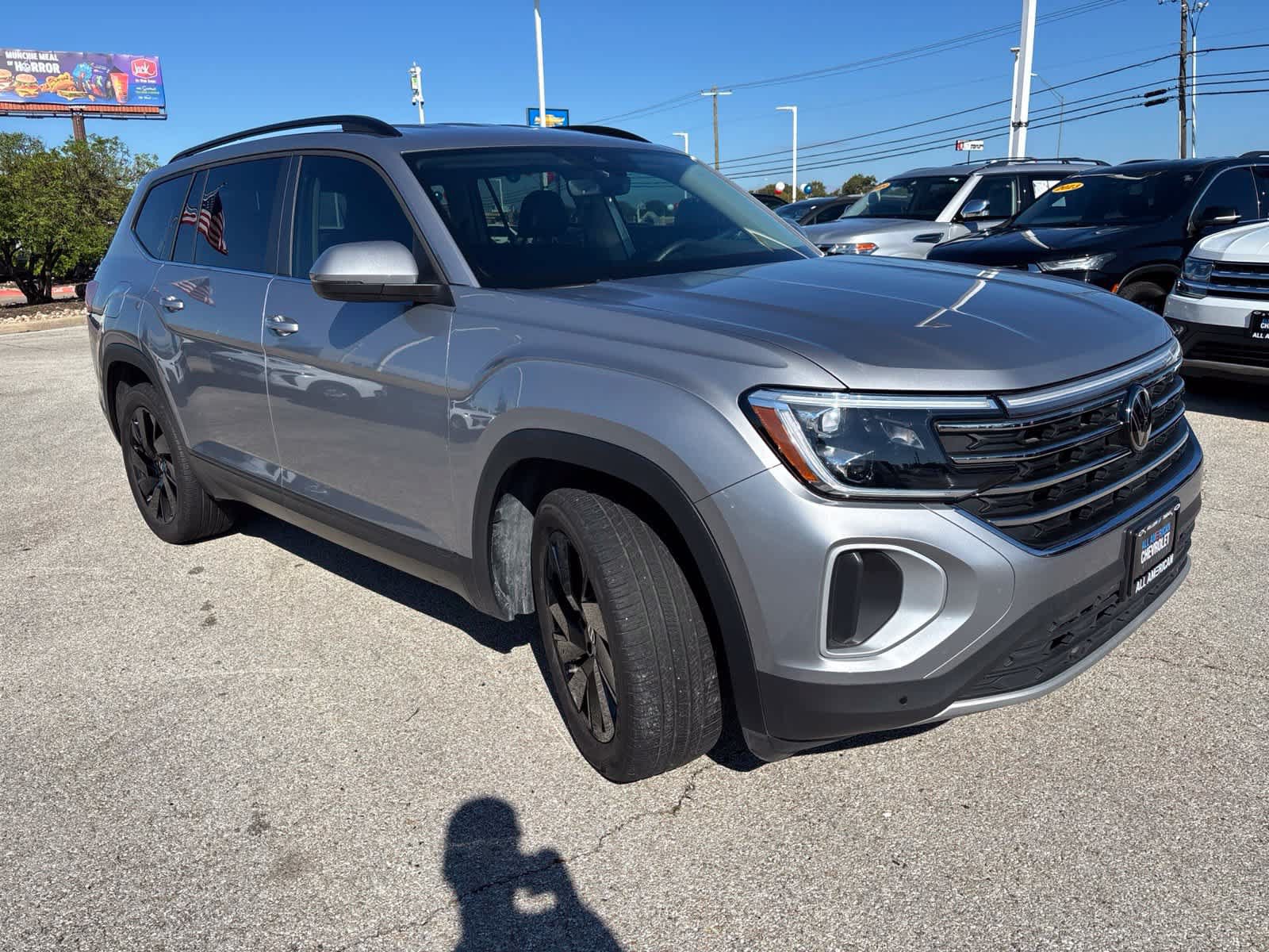 Used 2024 Volkswagen Atlas SE FWD image 3