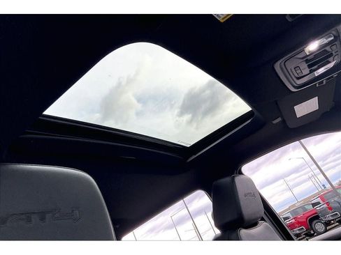 Used 2024 GMC Sierra 1500 AT4 w/ AT4 Preferred Package image 24