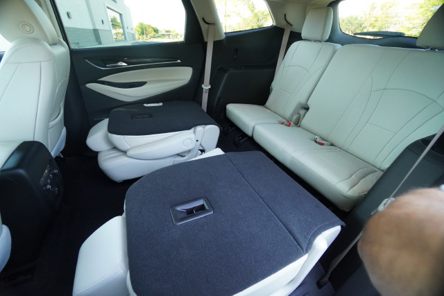 Used 2024 Buick Enclave Essence FWD image 20