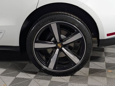 New 2026 Porsche Macan image 12