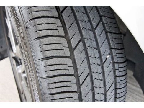 Used 2018 Ford Fusion SE w/ Equipment Group 201A FWD image 29