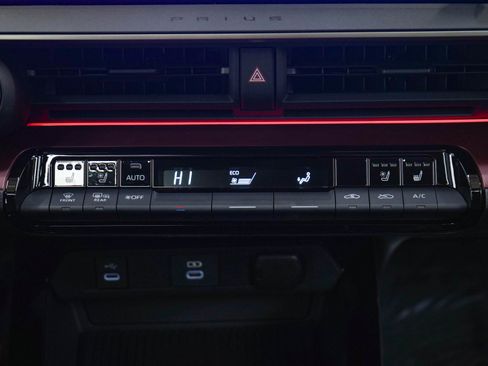 Used 2026 Toyota Prius Plug-In Hybrid image 15