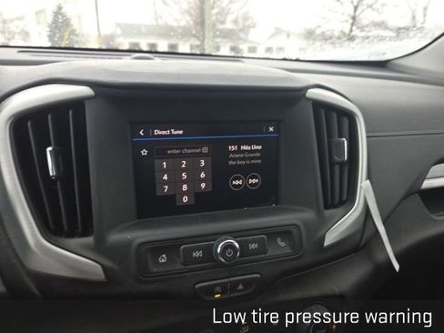 Used 2024 GMC Terrain SLE image 12