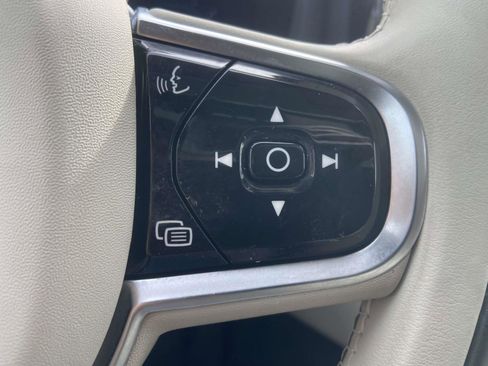 Certified 2023 Volvo XC60 B5 Plus w/ Protection Package Premier image 24