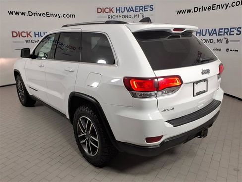 Used 2020 Jeep Grand Cherokee Laredo w/ Security & Convenience Group image 4