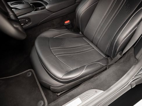 Used 2022 Aston Martin V8 Vantage image 60