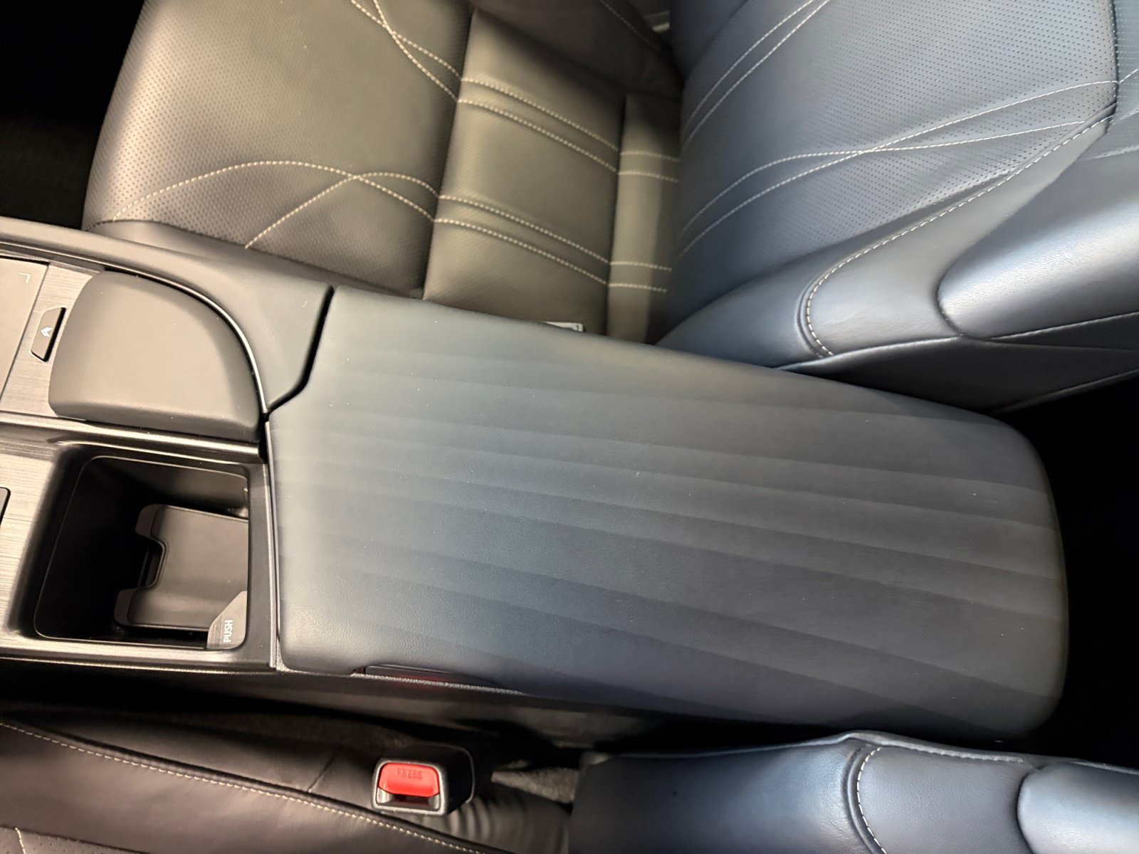 Used 2022 Lexus ES 300h w/ Accessory Package FWD image 15