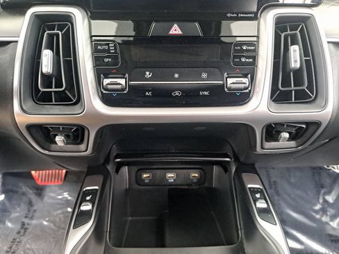 Used 2021 Kia Sorento S image 23