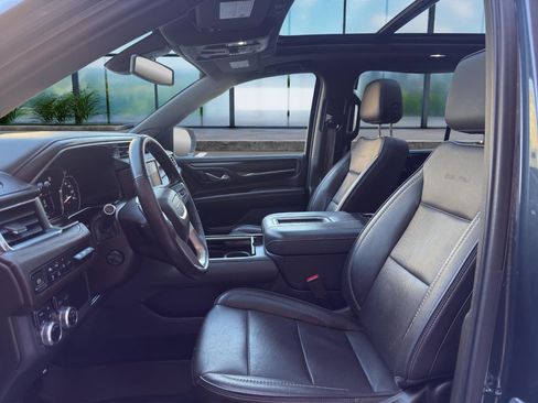Used 2021 GMC Yukon Denali image 9