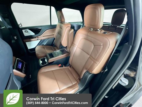 Used 2025 Lincoln Aviator Reserve w/ Equipment Group 201A AWD/4WD image 31