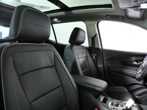 Used 2020 GMC Terrain Denali w/ Denali Premium Package AWD/4WD image 11