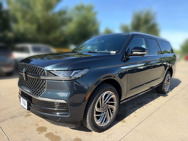 New 2026 Lincoln Navigator L Reserve AWD/4WD image 10