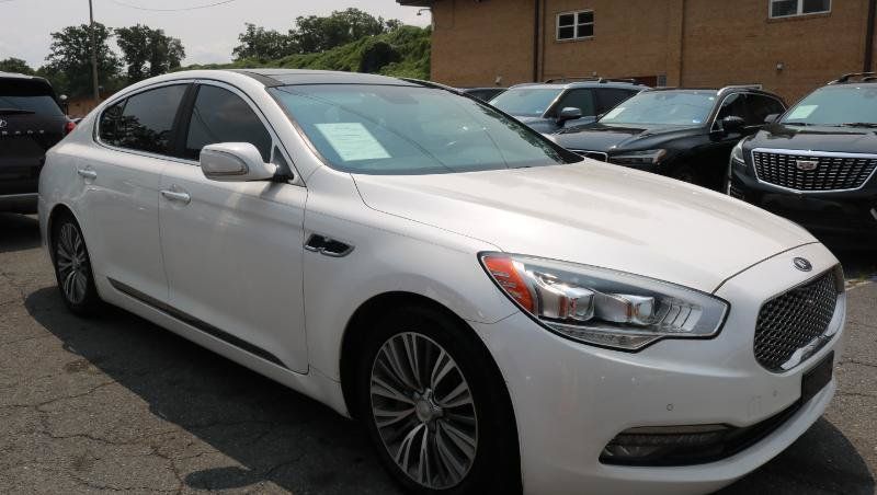 Used 2017 Kia K900 Premium RWD image 3