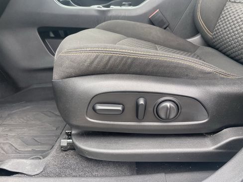 Used 2021 GMC Terrain SLE w/ Driver Convenience Package image 22