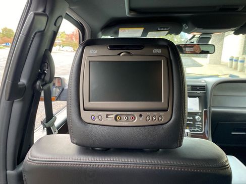 Used 2016 Lincoln Navigator Reserve image 21