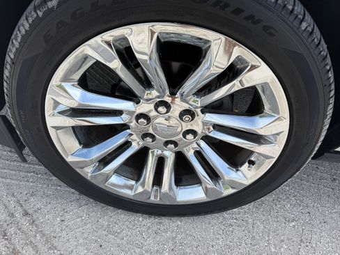Used 2019 Cadillac Escalade Premium Luxury w/ LPO, Radiant Package AWD/4WD image 17