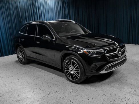 New 2026 Mercedes-Benz GLC 300 image 3