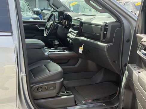 Used 2023 GMC Sierra 1500 SLT w/ SLT Premium Package RWD image 18