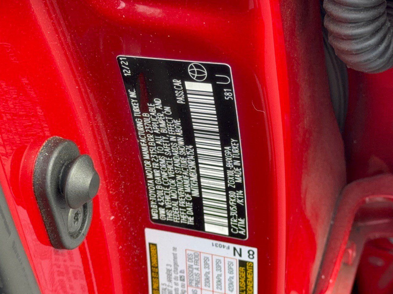 Used 2022 Toyota C-HR XLE FWD image 32