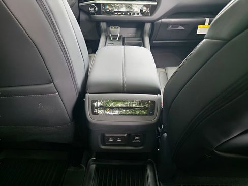 New 2026 Nissan Pathfinder Platinum AWD/4WD image 11