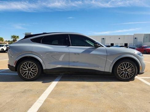 Used 2025 Ford Mustang Mach-E Premium image 4