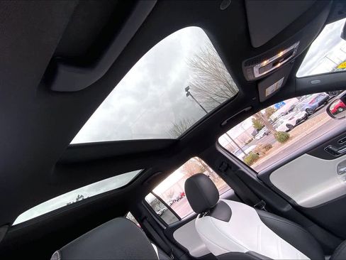 Used 2023 Mercedes-Benz GLB 250 4MATIC image 14