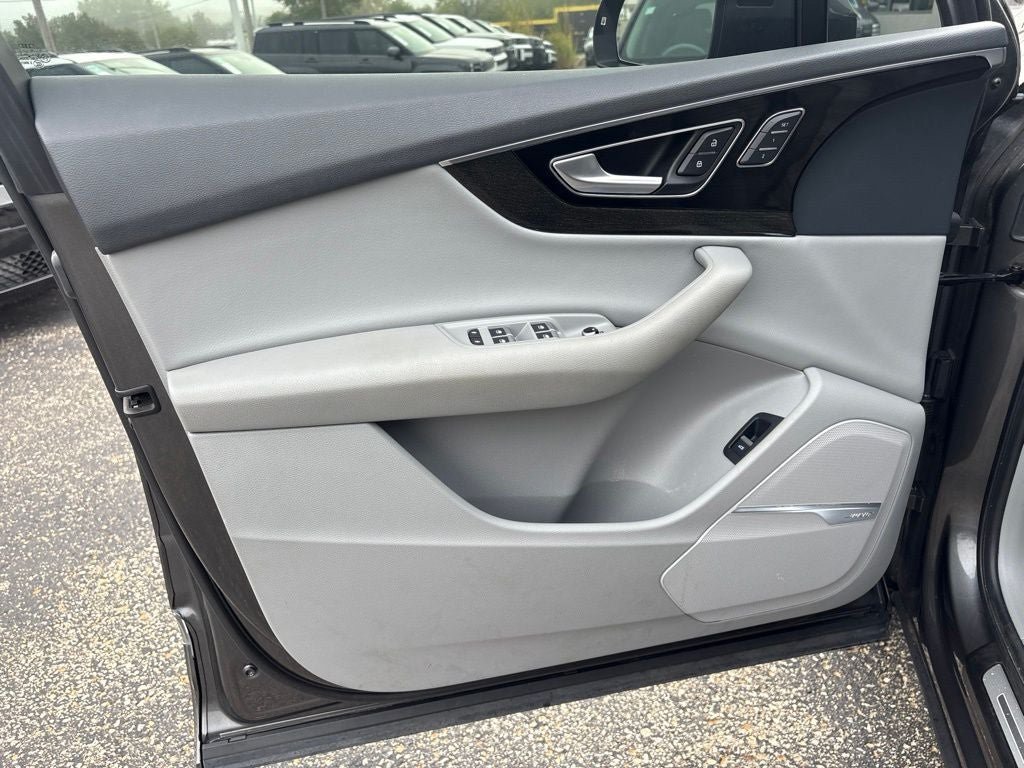 Used 2018 Audi Q7 3.0T Prestige AWD/4WD image 14