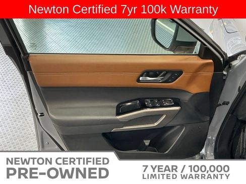 Used 2025 Nissan Pathfinder Platinum w/ Cargo Package AWD/4WD image 48