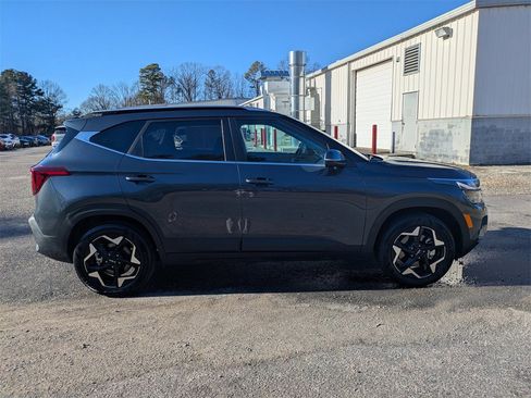 Used 2025 Kia Seltos EX w/ EX Sunroof Package image 3